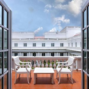 Queen Room City View Manor Exclusive